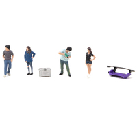 Tarmac Works Figures Set RWB 1  1/64