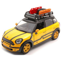 Motor Max Mini Cooper S Countryman With Roof Rack 1/24